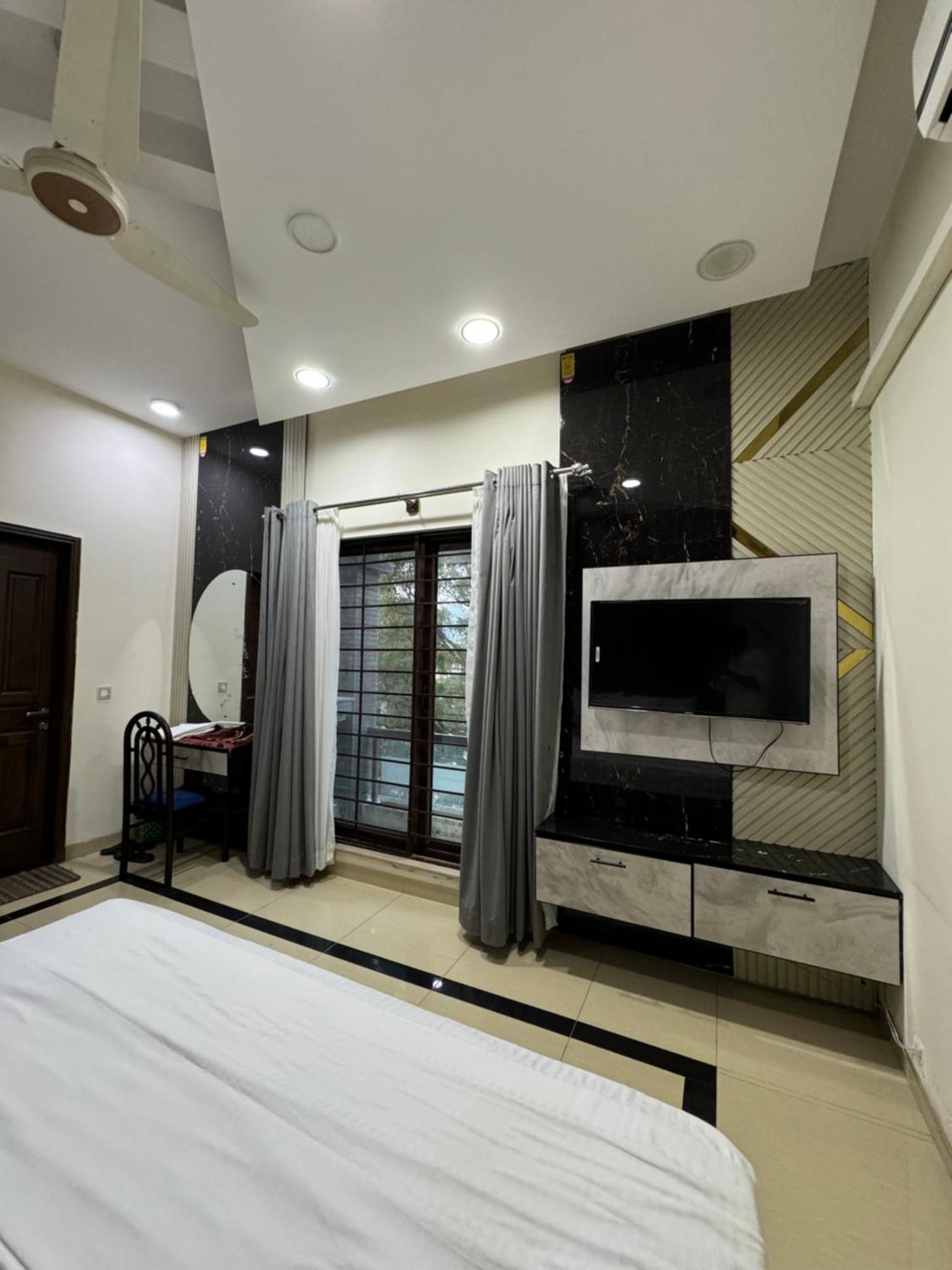 Rose Valet Guest House Islamabad Extérieur photo