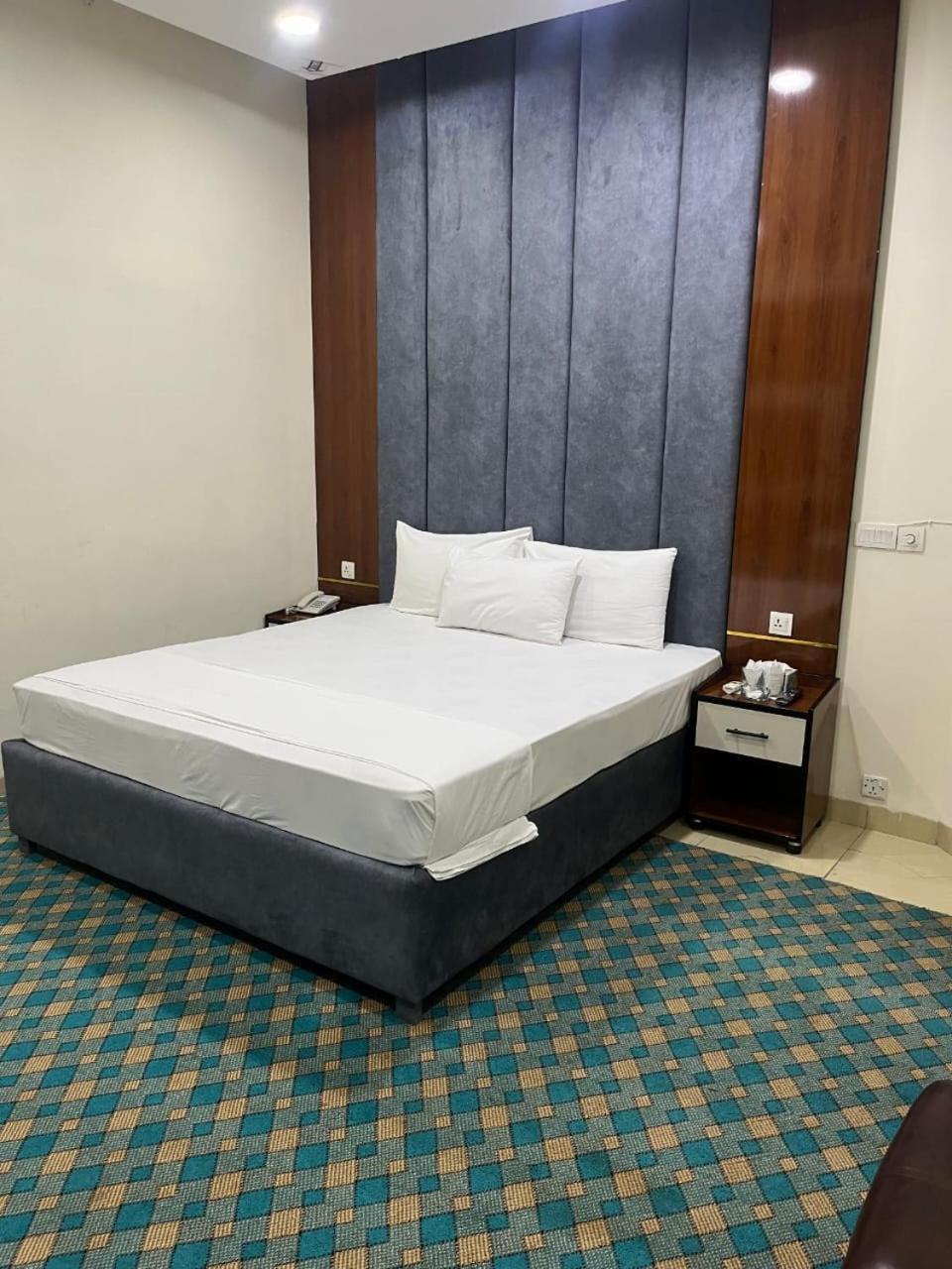 Rose Valet Guest House Islamabad Extérieur photo