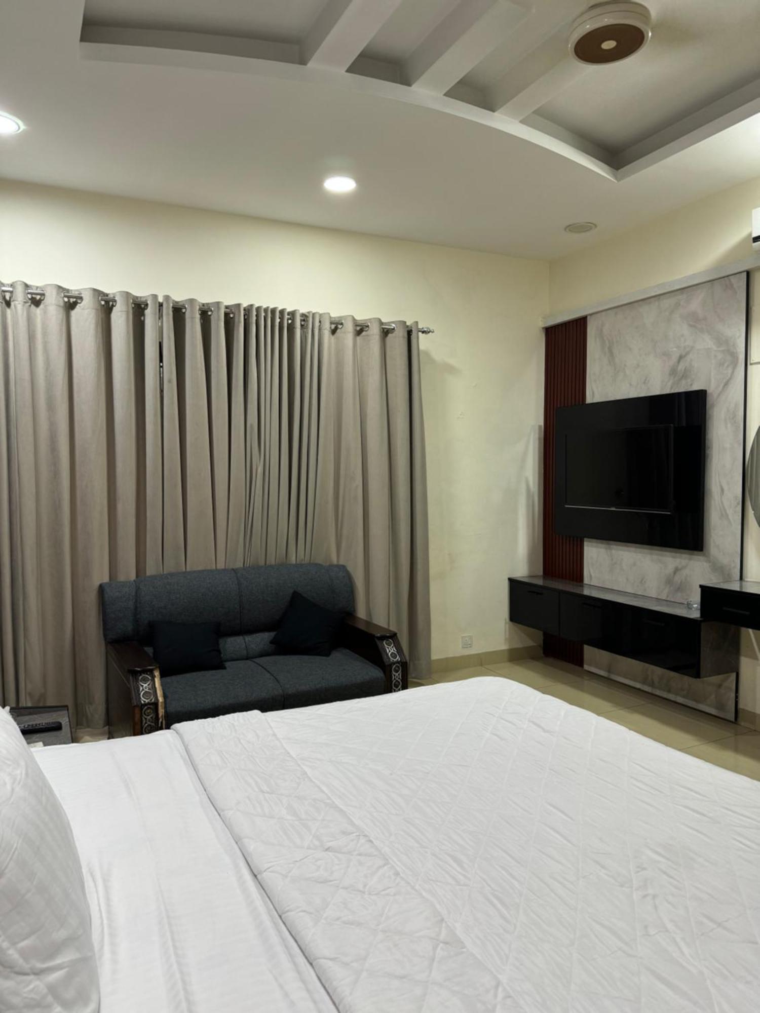 Rose Valet Guest House Islamabad Extérieur photo