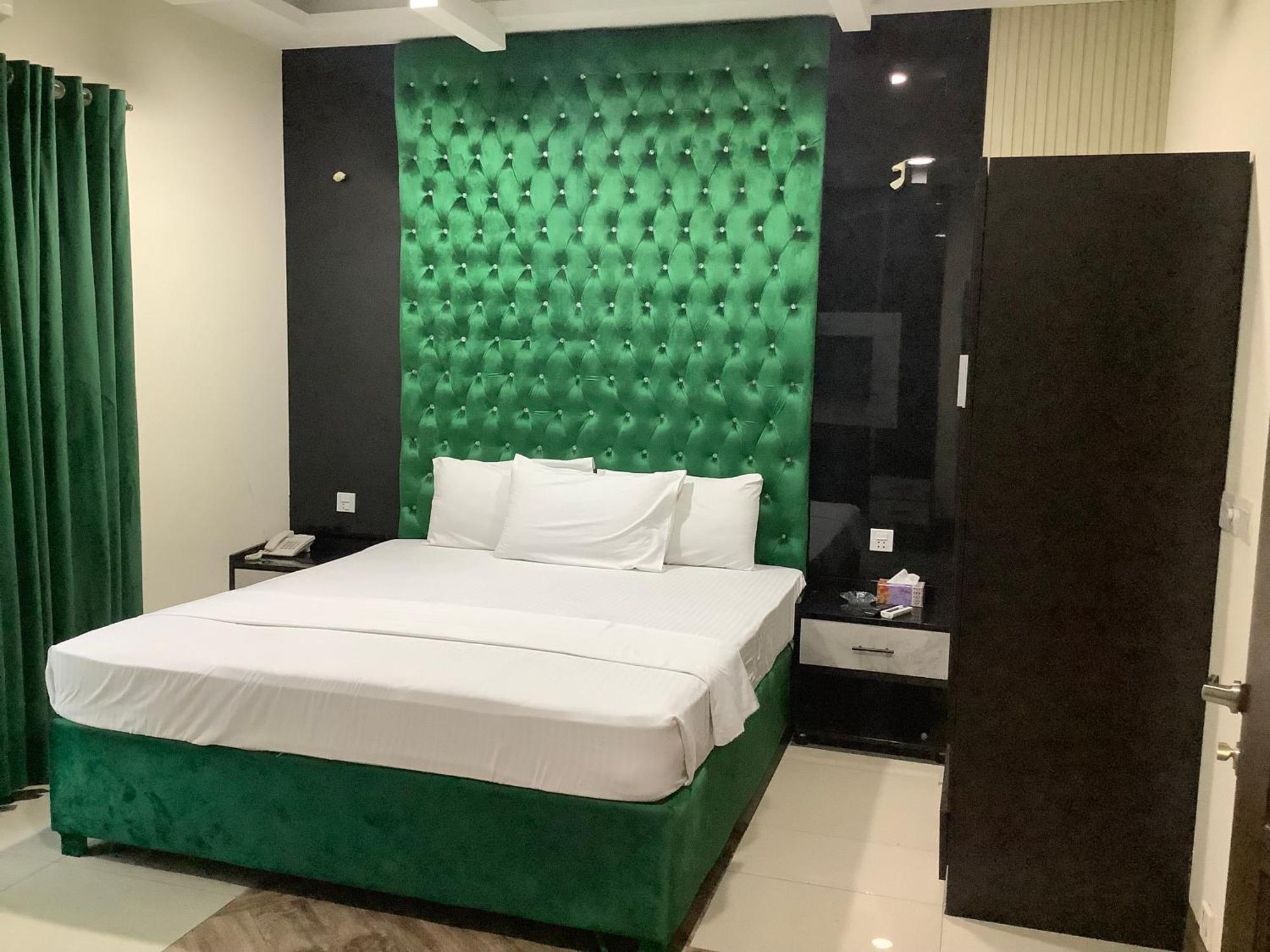 Rose Valet Guest House Islamabad Extérieur photo